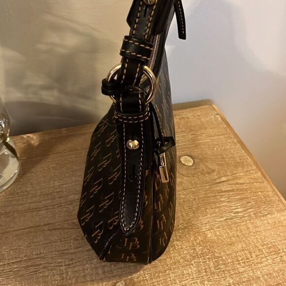 Vintage DOONEY BOURKE BAG HOBO IN LIKE NEW CONDITION - Picture 2 of 6